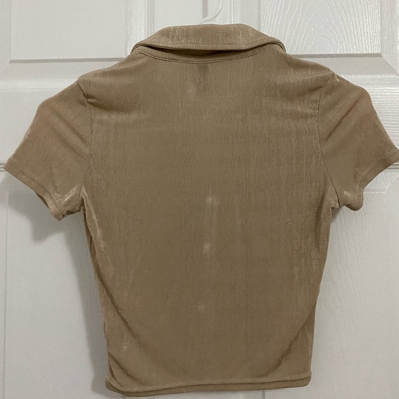 Crop top in light beige perfect for spring! - Picture 2 of 4